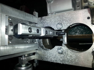 20160319_190415.jpg (164 KiB) 9179 mal betrachtet Fräsen des Gehäuseoberteils