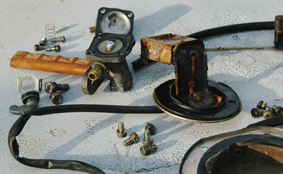 Anbauteile Tank 01.jpg (119.6 KiB) 19369 mal betrachtet Alle Teile sind noch da ...