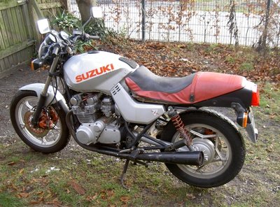 PICT2567.JPG (332.01 KiB) 7726 mal betrachtet Auf den ersten Blick chic - komplett und unverbastelt.